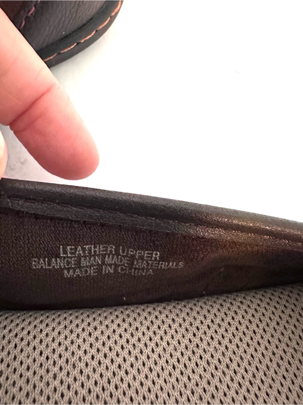 b.o.c. Women's Brown Suede & Dark Brown Leather Cross-Strap Flats Size 8 - Picture 8 of 12